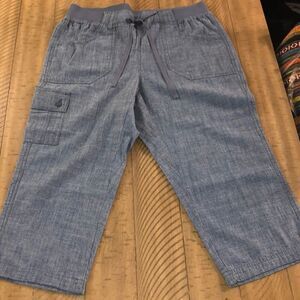 NWOT Cotton denim Cargo Culottes with Button pockets. Ready for vacation.